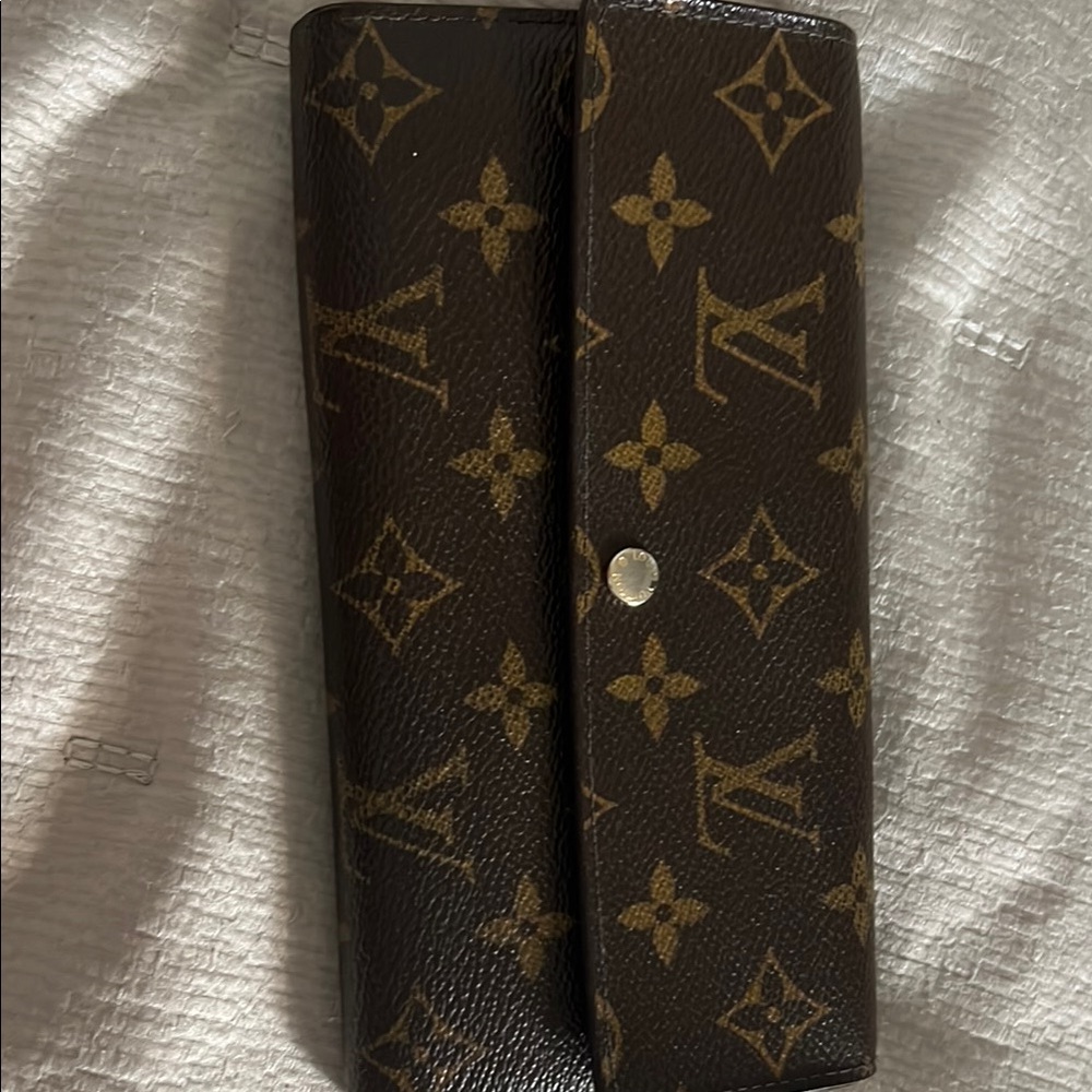 Authentic Louis Vuitton Brown wallet Monogram